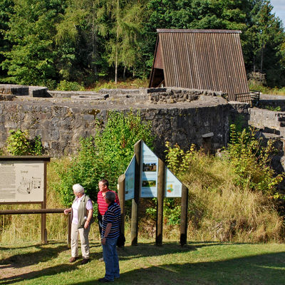 Bild vergrößern: Burgruine auf dem Eisenberg