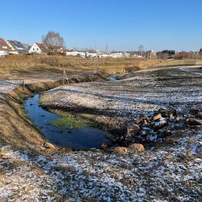 Bild vergrößern: Retentionsfläche hinter dem Spielplatz