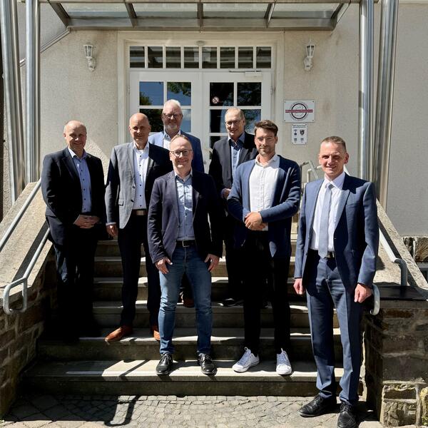 Bild vergrößern: Gruppenfoto Brgermeister KSVE