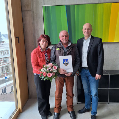 B&uuml;rgermeister Kieweg mit Werner Degowski