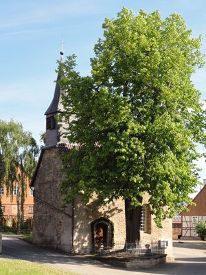 Bild vergr&ouml;&szlig;ern: Evangelische Kirche Helmscheid
