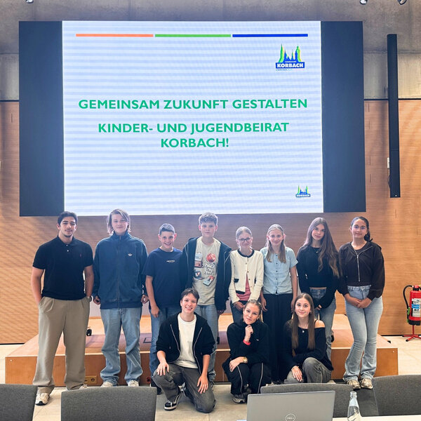 Bild vergr&ouml;&szlig;ern: Gruppenfoto Kinder- und Jugendbeirat