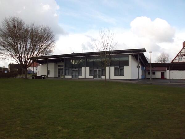 Bild vergrößern: Foto der Mehrzweckhalle in Meineringhausen
