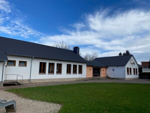 Bild vergrößern: Foto vom Dorfgemeinschaftshaus in Nieder-Ense
