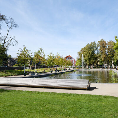 Bild vergrößern: Das Bild zeigt den Stadtteich im Stadtpark
