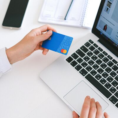 Bild vergrößern: Symbolbild Überweisung/Online-Banking
