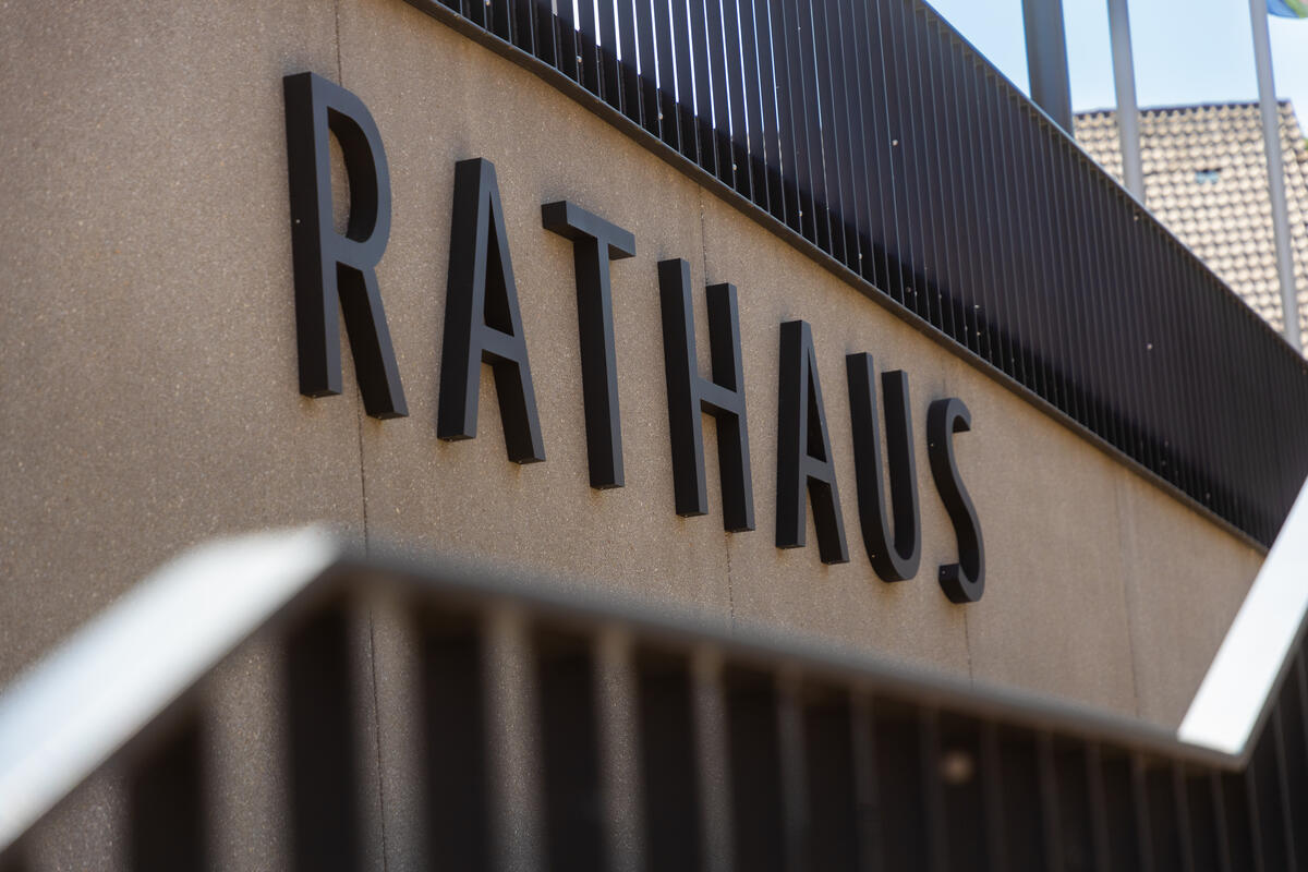 Rathaus Schriftzug